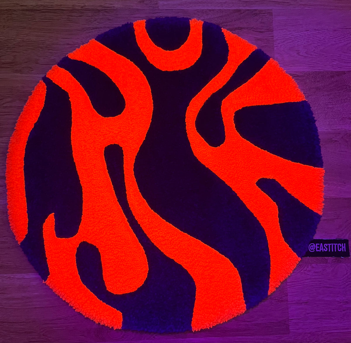 Purple & Neon Orange Wavy Accent Rug (48cm Round)